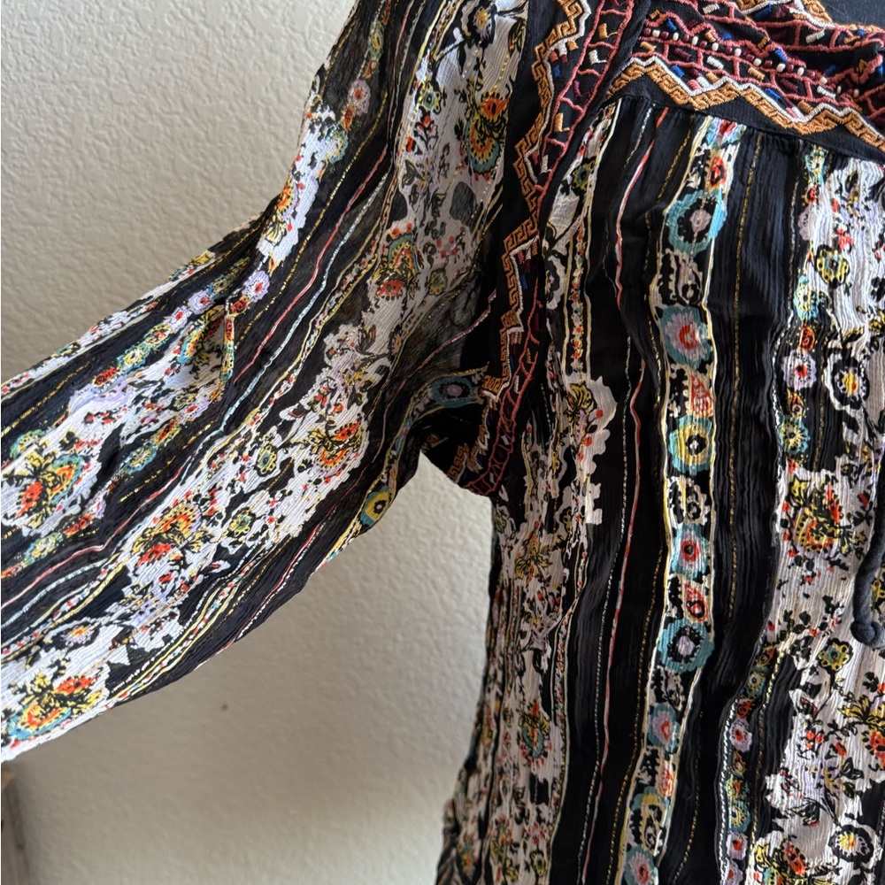 Black And Multicolor Patterned Top - image 5